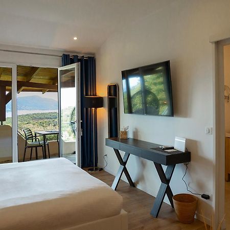 Swim Lodge Hotel Piscine Privee Ou Jacuzzi Prive ポルトヴェッキオ エクステリア 写真